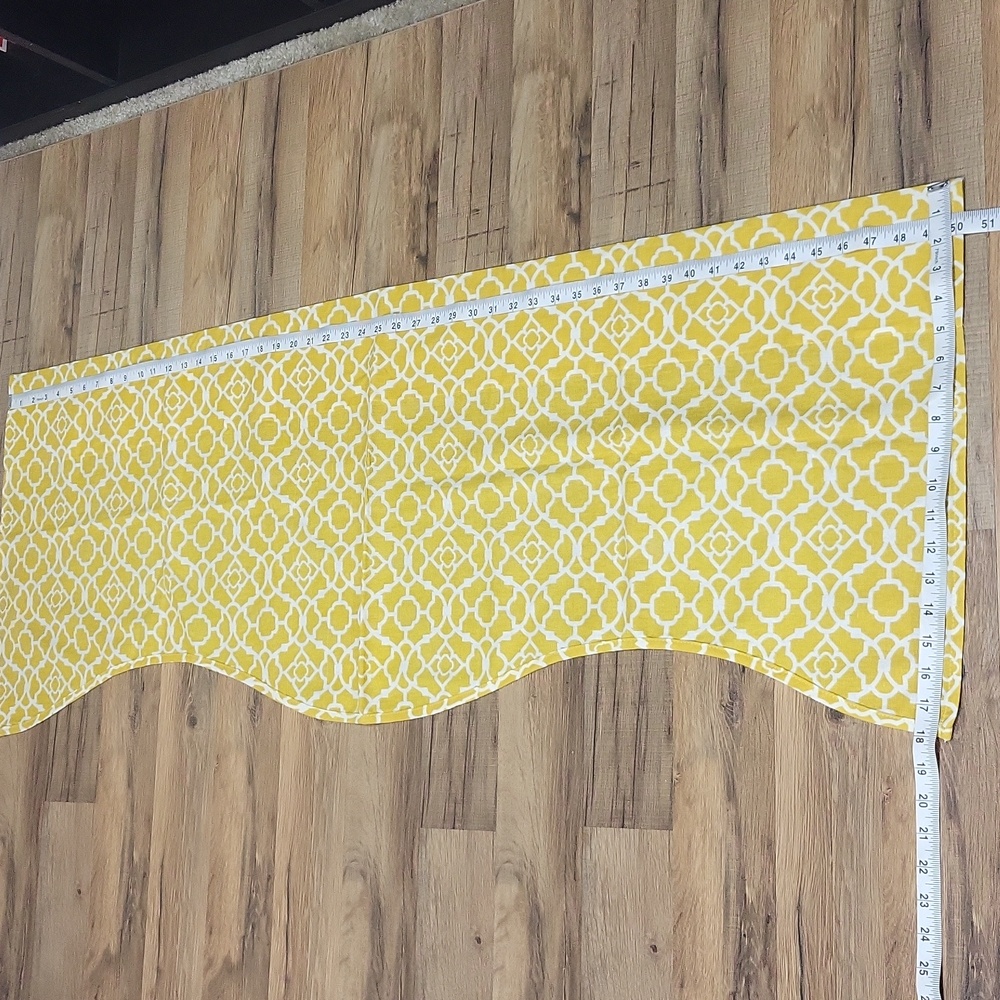 WAVERLY Gold White Lovely Lattice Mimosa Cotton Pocket Valence 50"x18" - Picture 3 of 5